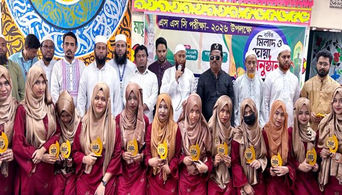 চান্দিনায় এসএসসি পরীক্ষার্থীদের সাফল্য কামনায় মাতৃভূমি মডেল স্কুলে দোয়া মাহফিল