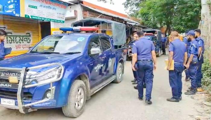 কুমিল্লার হোমনায় আটোরিকশা থামিয়ে স্বামীকে আটকে গৃহবধূকে ‘ধর্ষণ’
