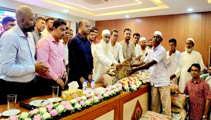 কুমিল্লায় ২ হাজার কৃষককে বিনামূল্যে বীজ ও সার বিতরণ