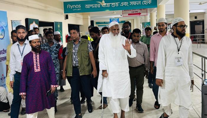 হজযাত্রীদের সেবায় প্রশংসায় ভাসছেন প্রধানমন্ত্রী ও ধর্মমন্ত্রী