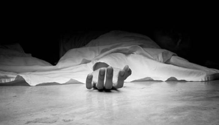 মায়ের বকাঝকায় অভিমানে ফাঁস  দিয়ে স্কুলছাত্রীর আত্মহত্যা