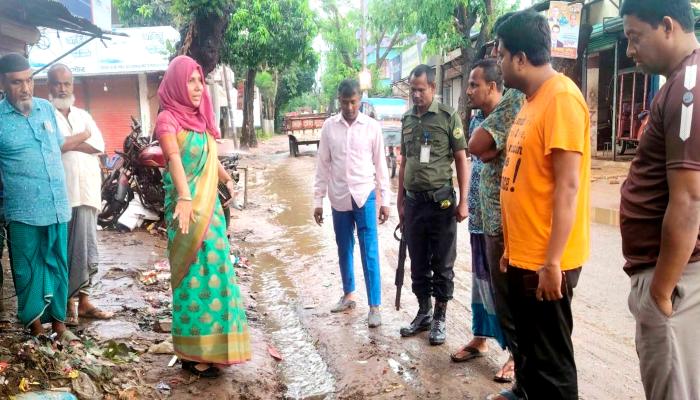ইউএনওর উদ্যোগে ব্রাহ্মণপাড়ার পানি নিষ্কাশনের ব্যবস্থা