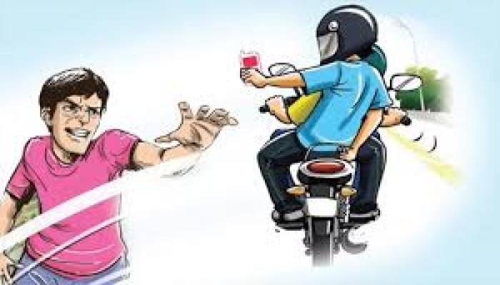 কুমিল্লায় থামছেই না ছিনতাই