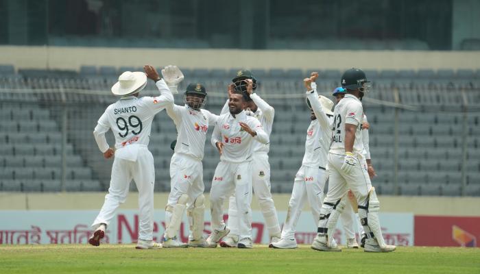লিড নিয়ে দিন শেষ করলো টাইগাররা