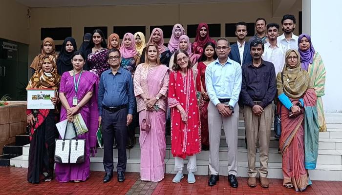 ‘অবহেলায় নয়, সেবার ছোঁয়ায় বাঁচবে প্রবীণ জীবন’