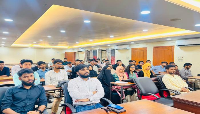 কুবিতে রোটার‍্যাক্ট ক্লাব ও ডিবেটিং সোসাইটির যৌথ উদ্যোগে ‘স্পিক-আপ’ সেমিনার