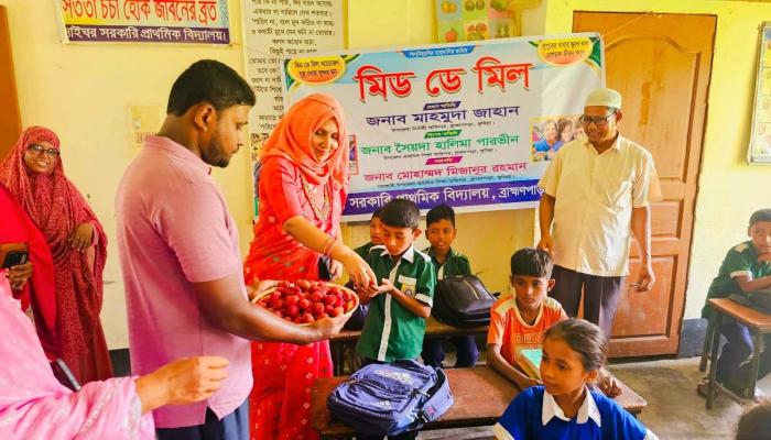মিড ডে মিলে বদলাচ্ছে শ্রেণিকক্ষের চিত্র