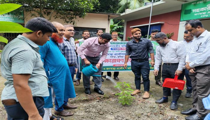 বরুড়ায় জনস্বাস্থ্য প্রকৌশল অধিদপ্তরের বৃক্ষরোপণ কর্মসূচির উদ্বোধন