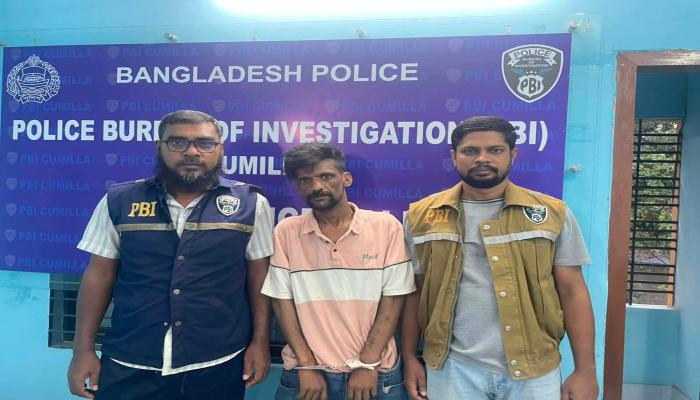 কুমিল্লায় পিবিআই এসআইকে ছুরিকাঘাত, ১০ মামলার আসামি গ্রেপ্তার