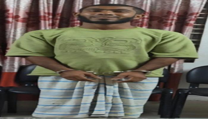 বুড়িচংয়ে স্ত্রীকে গলা কেটে থানায় স্বামীর আত্মসমর্পণ