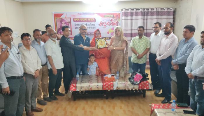 ব্রাহ্মণপাড়ায় অফিসার্স ক্লাবের বিদায় সংবর্ধনায় সিক্ত ইউএনও মাহমুদা জাহান