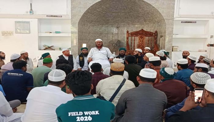জুলাই শহীদদের স্মরণে কুবিতে আয়োজিত দোয়ায়  চরমোনাই পীর ফয়জুল করীম