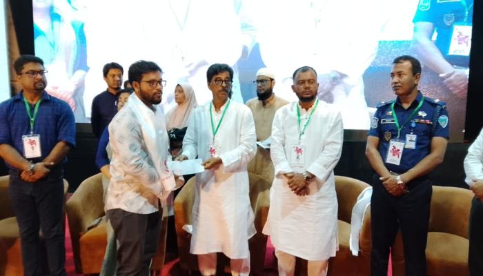 কুমিল্লায় জুলাই স্মৃতি সমাবেশ অনুষ্ঠিত, কুসিক প্রশাসকের আহত যোদ্ধাদের চিকিৎসা সহায়তা প্রদান