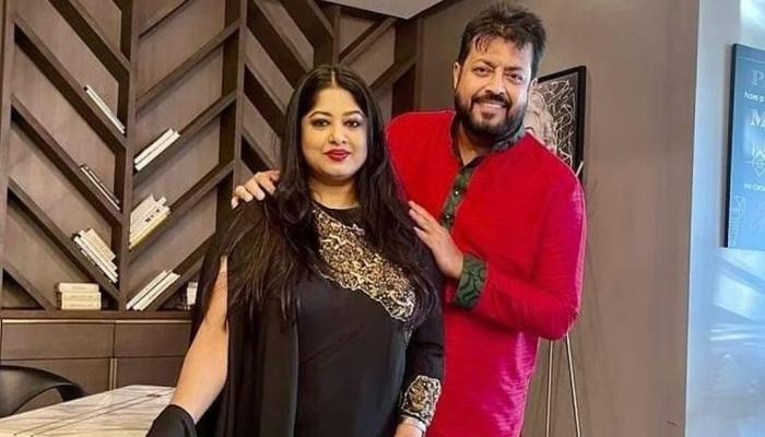 বিবাহবার্ষিকীতে স্ত্রী মৌসুমীকে শুভেচ্ছা জানালেন ওমর সানী