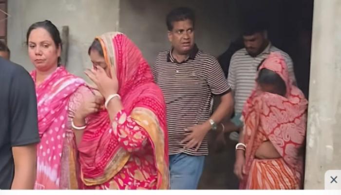 সপরিবারে আত্মগোপনে থাকা চাঁদপুরের স্বর্ণ ব্যবসায়ি  চট্টগ্রাম থেকে উদ্ধার