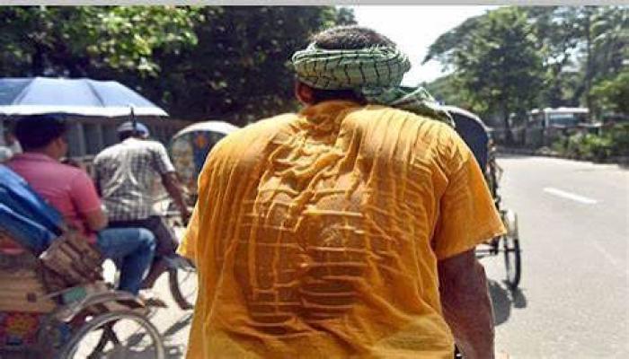 ভাদ্রের ভ্যাপসা গরমে অতিষ্ঠ কুমিল্লার জনজীবন, দিনে-রাতে ঘনঘন লোডশেডিং