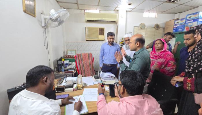 দেবিদ্বারে ১১ হাসপাতাল ও    ডায়াগনস্টিক সেন্টারকে ৫ লাখ ৯০    হাজার টাকা জরিমানা