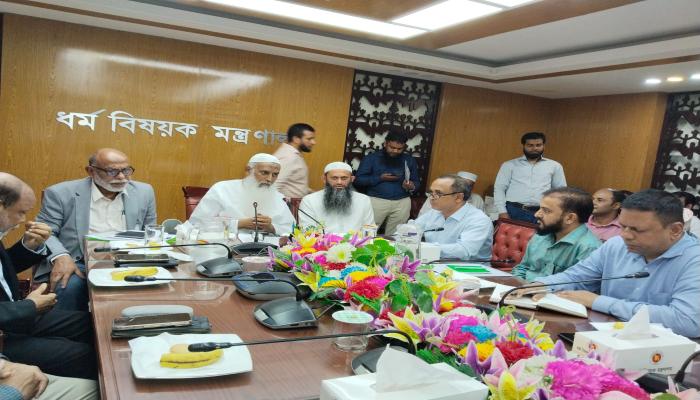 হাজিদের কোনো কষ্ট, অবহেলা বা জুলুম সহ্য করা হবে না,বেসরকারি হজ এজেন্সিগুলোকে ধর্মমন্ত্রীর হুশিয়ারী