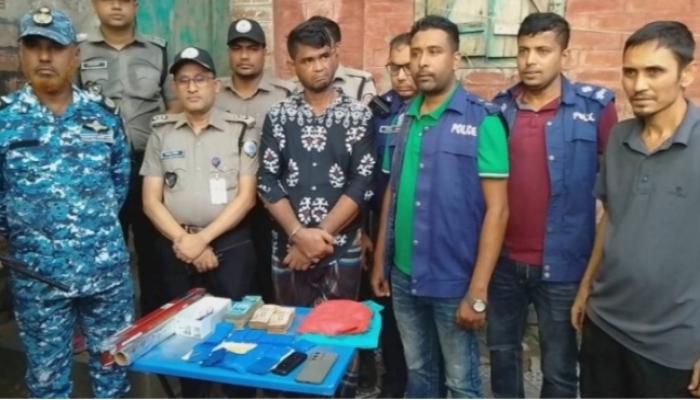 চাঁদপুরে ২ হাজার ৫শ পিস ইয়াবা সহ মাদক কারবারি আটক