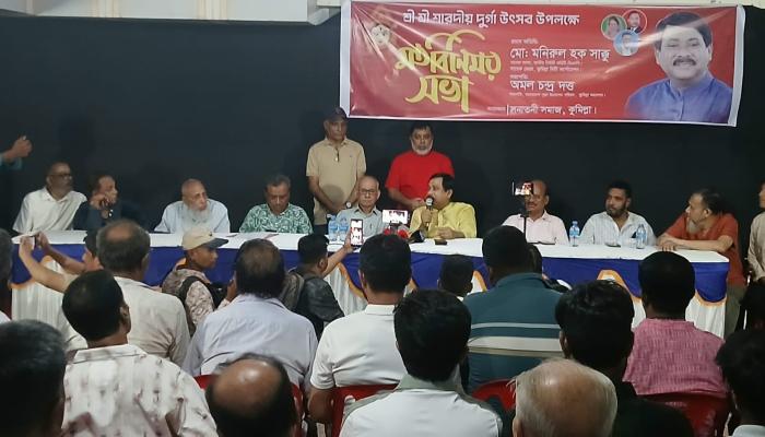 কুমিল্লায় শতাধিক পূজামণ্ডপে আর্থিক অনুদান দিলেন সাবেক মেয়র সাক্কু