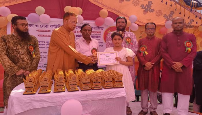 বুড়িচংয়ে শিক্ষা ও সেবা কাউন্সিলের উদ্যোগে বৃত্তি পরীক্ষার সনদ, নগদ অর্থ ও পুরস্কার বিতরণ