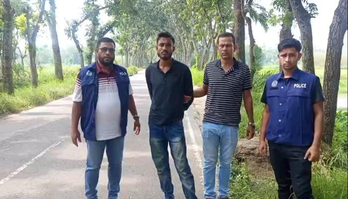 ব্রাহ্মণপাড়ায় দুই মামলায় ১৫ ও ১০ বছরের সাজাপ্রাপ্ত ডাকাত গ্রেপ্তার