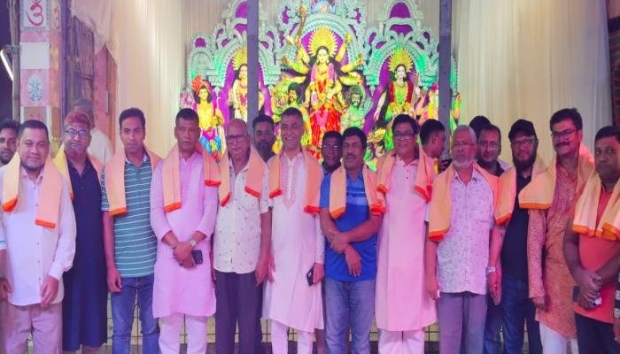 কুমিল্লায় দুর্গাপূজার বিভিন্ন মণ্ডপ পরিদর্শনে বিএনপি নেতৃবৃন্দ