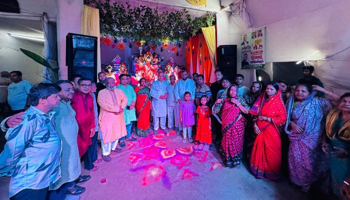 কুমিল্লায় একাধিক পূজামণ্ডপ পরিদর্শনে সিটি প্রশাসক ইউসুফ মোল্লা টিপু