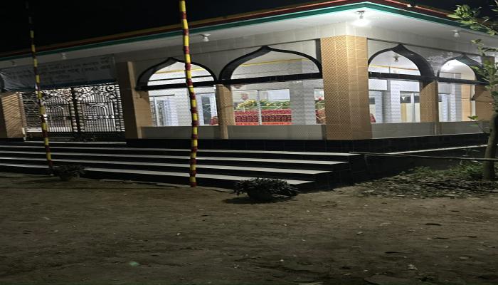 বাঞ্ছারামপুরে তালা ভেঙে মাজারের দানবাক্স লুট!